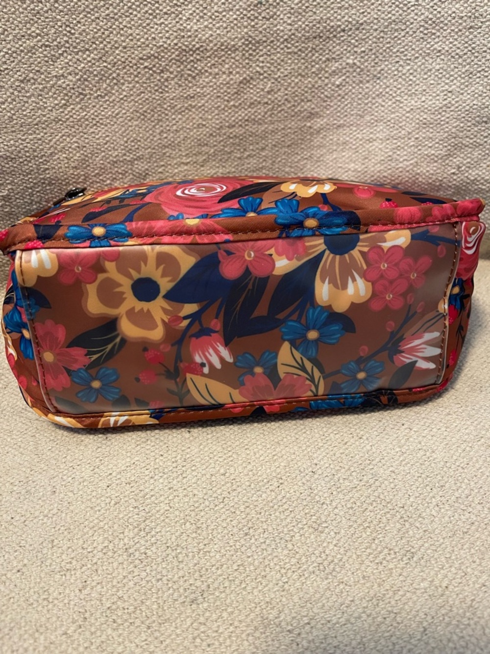 Lug Parasail Cosmetic bag in Whimsey Copper - like new - Picture 5 of 8